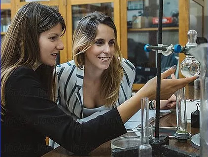 Girls, do Physics!